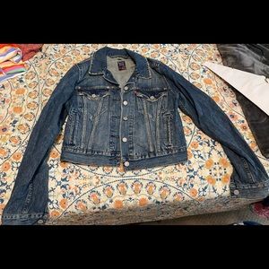Womens Cropped Levi’s Denim Jacket